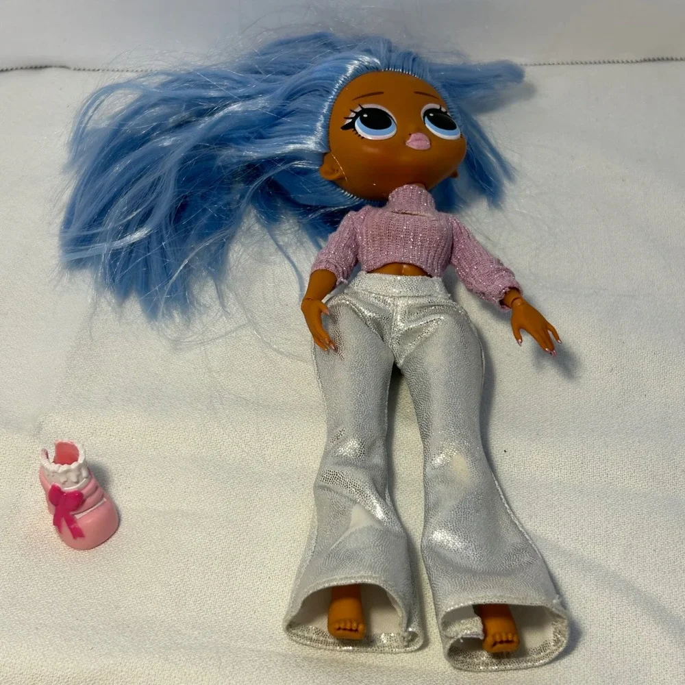 LOL Surprise OMG Fashion Doll Fierce Dollout Queen Blue Hair Silver Outfit‎